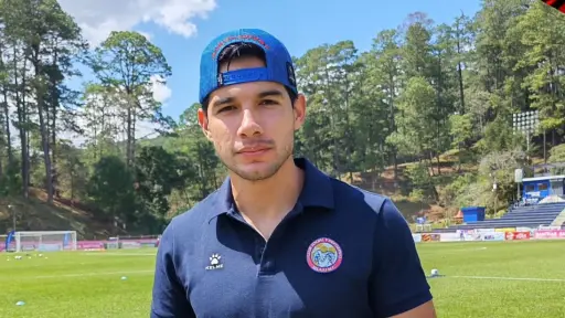 Jesús López en el estadio José Ángel Rossi 