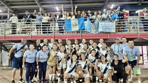 Selección Femenina celebra el triunfo ante Islas Caimán - FFG