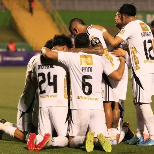 Celebración de los jugadores de Comunicaciones - Comunicaciones FC