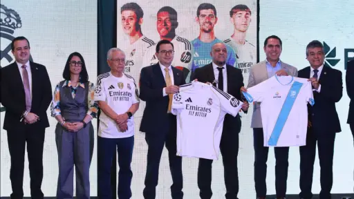 Roberto Carlos participó en el Encuentro de Bienestar: Liderazgo y mentalidad ganadora, organizado por BANTRAB - Alex Meoño