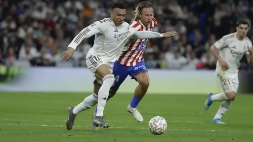 Kylian Mbappé, lesión de rodilla 