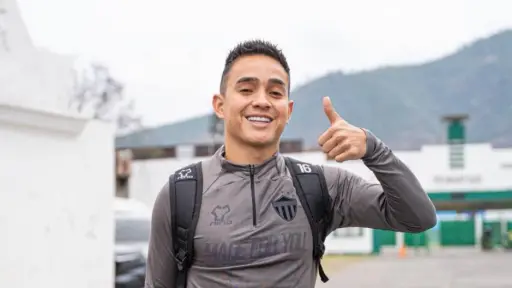 Óscar Santis jugador de Antigua GFC