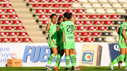 Celebración de Aisha Solórzano en el triunfo de FC Juárez - FC Juárez