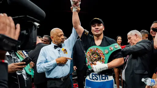 Lester Martínez celebra su victoria ante Immanuwel Aleem - ProBox TV