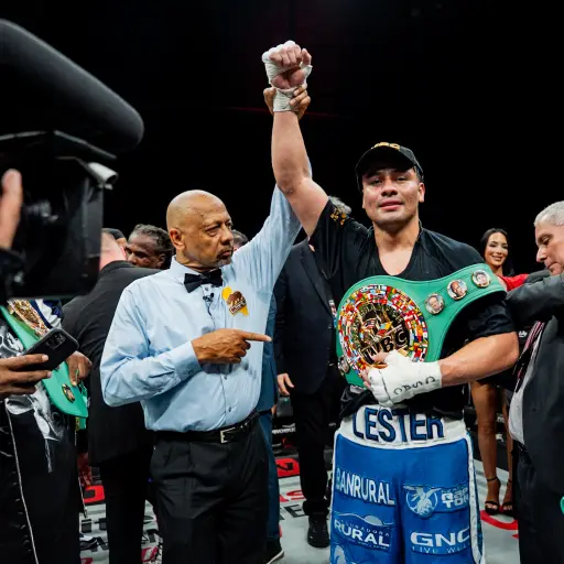 Lester Martínez celebra su victoria ante Immanuwel Aleem - ProBox TV