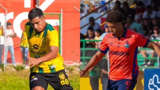 Jugadores en el partido Guastatoya vs. Municipal 