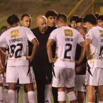 Comunicaciones nuevamente cae a la lucha por la permanencia 