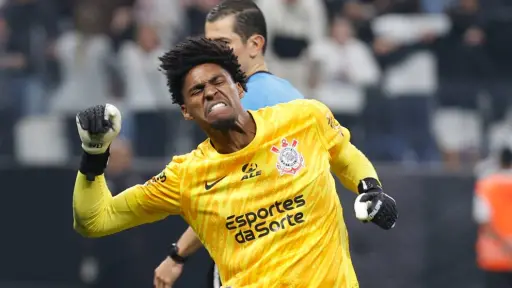 Portero del Corinthians, Hugo Souza 