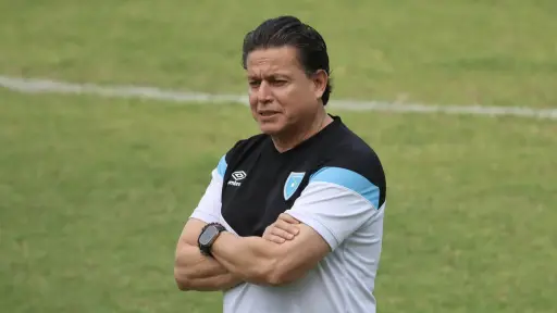Salvador Reyes, asistente técnico de Luis Fernando Tena en la Selección de Guatemala - FFG