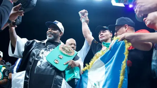 Victoria de Lester Martínez en el boxeo genera felicitaciones de Arévalo y Herrera. ,@alexephotography1 