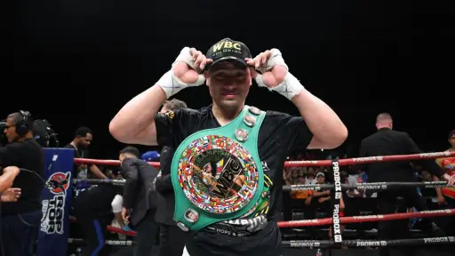 Lester Martínez es campeón mundial interino tras derrotar a Immanuwel Aleem / Lester Martínez pierde su invicto ante Immanuwel Aleem
