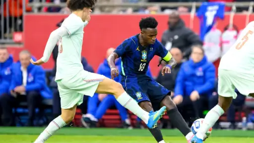 Vinícius durante el partido amistoso ante Francia 