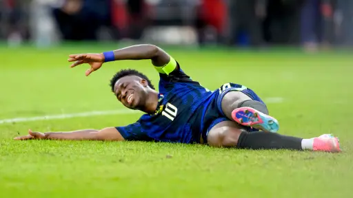 Vinícius entrenó este domingo con Brasil 