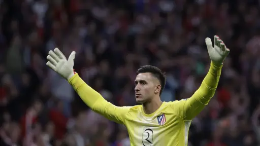 El argentino Juan Musso, en once ideal de la Liga de Campeones que lidera Michael Olise