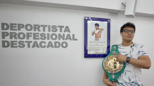 Lester Martínez fue condecorado por el Comité Olímpico Guatemalteco - COG