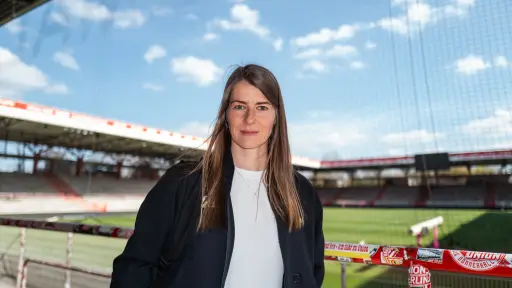 Marie-Louise Eta hace historia como la primera entrenadora en la Bundesliga - FC Union