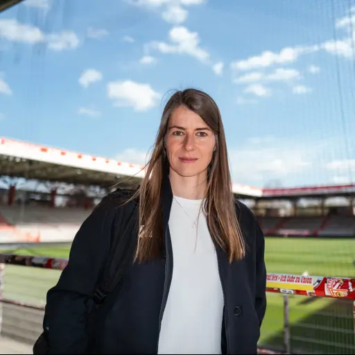 Marie-Louise Eta hace historia como la primera entrenadora en la Bundesliga - FC Union
