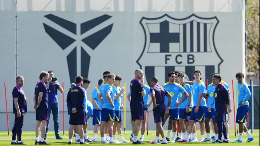 Entreno del Barcelona previo al derbi ante Espanyol   
