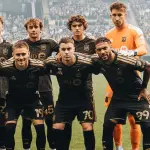 Once de gala de LAFC, donde estuvo en guatemalteco Matt Evans 