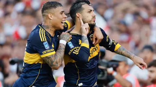 Leandro Paredes fue el héroe del clásico argentino 