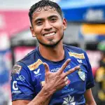 Óscar Mejía terminó defendiendo la portería de Cobán Imperial 