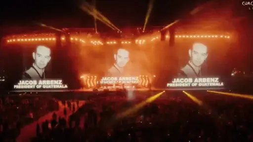 La fotografía del expresidente, Jacobo Arbenz, encabezó el momento de denuncia política de la banda 