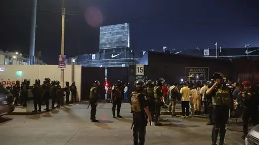 Un muerto y varios heridos tras avalancha humana en estadio de Alianza Lima - EFE