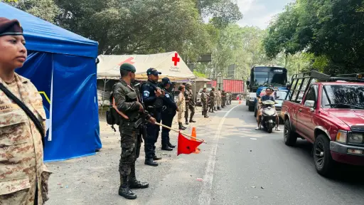 El Ministerio Público informó que se mantiene activo durante la campaña del SINAPRESE 2026. En la foto, las autoridades montan guardia en una carretera de Retalhuleu. ,Ministerio Público.