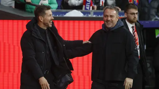 Diego Simeone enfrenta este sábado a Hansi Flick 