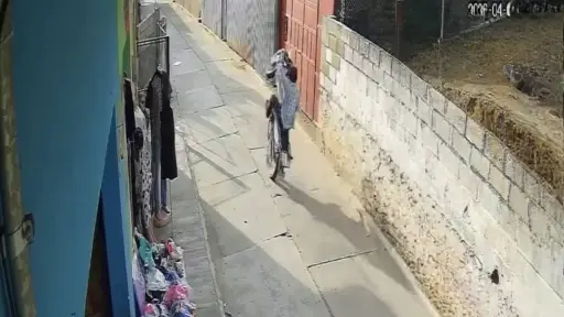 Accidente de motorista. ,Captura de pantalla video de X.