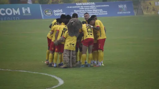 Jugadores de Marquense previo al partido ante Xelajú MC por los cuartos de final . EU San Marcos