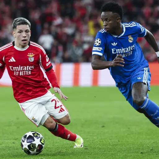 Acción del partido entre Benfica y Real Madrid 