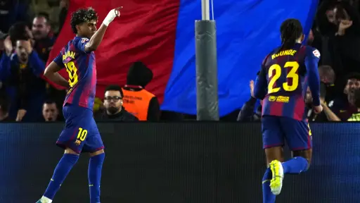 Lamine Yamal celebrando su gol, antes de la lesión 