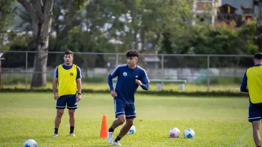Ernesto Monreal se suma a las bajas de Comunicaciones - instagram @monreal.17