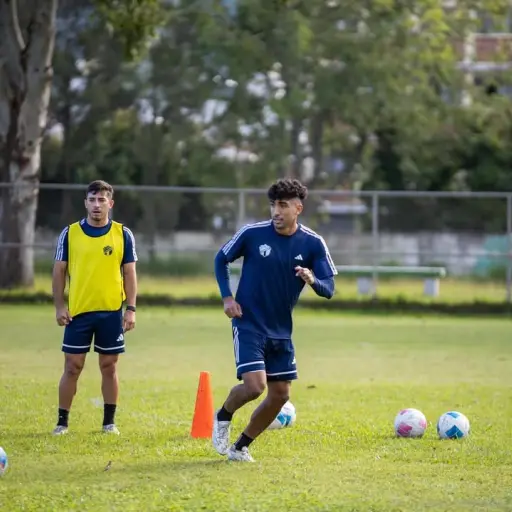 Ernesto Monreal se suma a las bajas de Comunicaciones - instagram @monreal.17