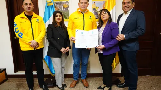 Autoridades de la Municipalidad de Santa Catarina Pinula recibieron la certificación. ,Municipalidad de Santa Catarina Pinula