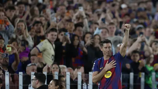 Robert Lewandowski al momento de despedirse del Camp Nou 