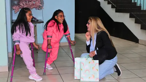 Las Rositas encuentran una familia ,CNA