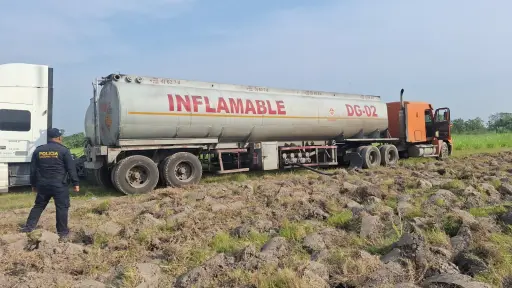 El camión cisterna recuperado por las autoridades en Escuintla. ,PNC