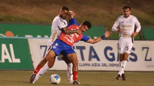Partido entre Xelajú MC y Comunicaciones en la fase regular del Clausura 2026 - Alex Meoño