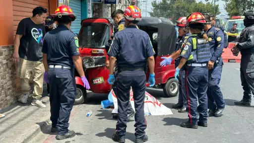 El conductor del mototaxi fue atacado en un sector de Villa Canales. ,Bomberos Municipales Departamentales
