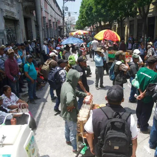 Veteranos militares mantienen una manifestación en las afueras del Congreso, zona 1 de la Ciudad de Guatemala, el martes 5 de mayo de 2026. ,Omar Solís/Emisoras Unidas