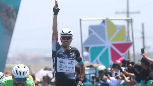 Kevin Castillo del Orgullo Paisa gana la tercera etapa de la Vuelta Bantrab 2026