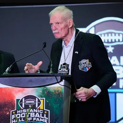 El guatemalteco Ted Hendricks en el Salón de la Fama del Futbol Hispano, Celebración Inaugural ce Futbol Americano 