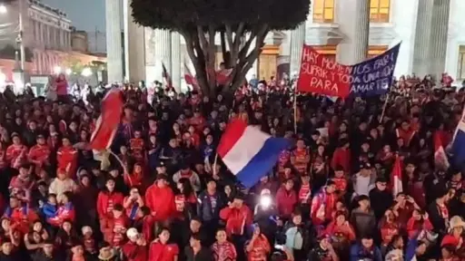 Aficionados de Xelajú realizaron un mega banderazo 