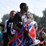 Ousmane Dembélé en los festejos del Paris Saint-Germain en Francia - EFE