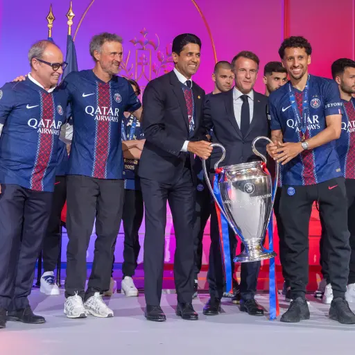 Delegación del PSG fue recibida por el presidente de Francia 