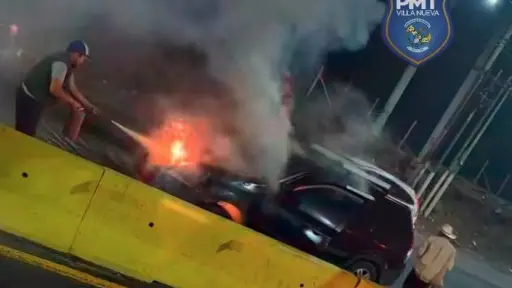 El incendio vehicular ocurrió en el Km. 22 de ruta al Pacífico. ,PMT de Villa Nueva