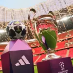 Balón y trofeo de la final de la Champions League 2025/26 - UEFA