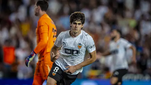 Barcelona no pudo ante Valencia en Mestalla y cerró con derrota La Liga